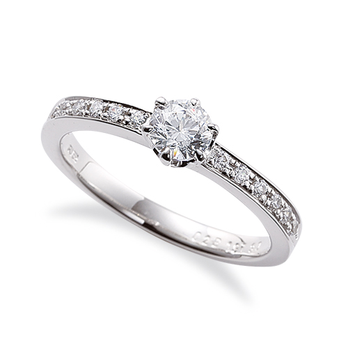 アームの中にメレーダイヤが輝くリング